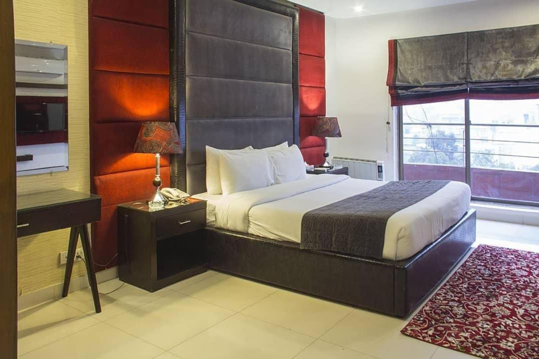 Maisonette Hotel & Apartments Lahore Extérieur photo